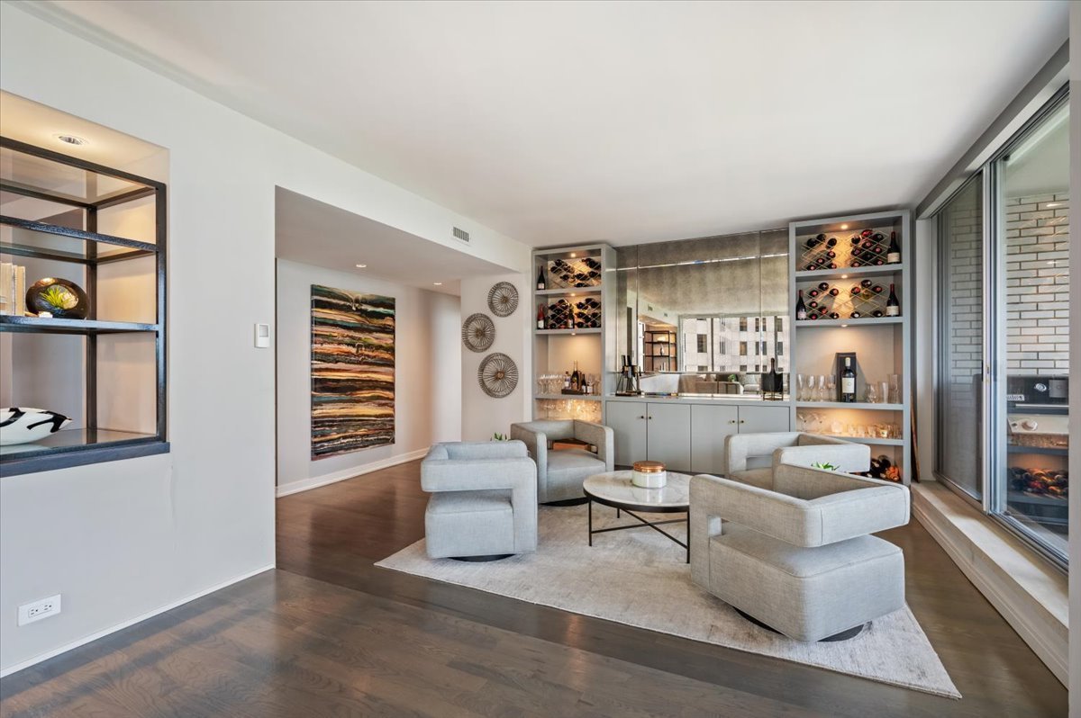 1000 N Lake Shore Plaza #12B, Chicago, IL 60611