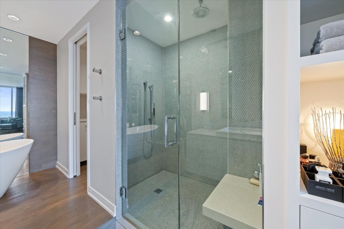 1000 N Lake Shore Plaza #12B, Chicago, IL 60611