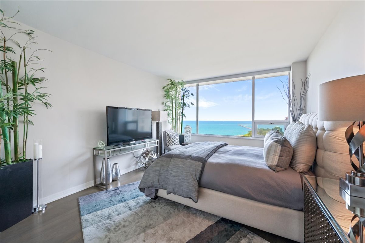 1000 N Lake Shore Plaza #12B, Chicago, IL 60611