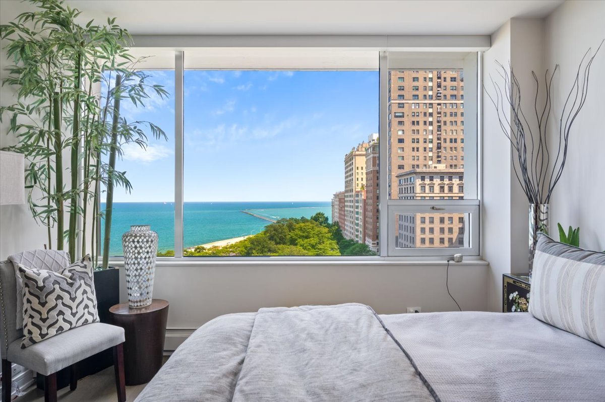 1000 N Lake Shore Plaza #12B, Chicago, IL 60611