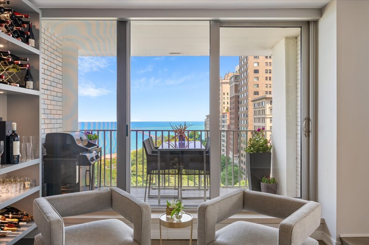 1000 N Lake Shore Plaza #12B, Chicago, IL 60611