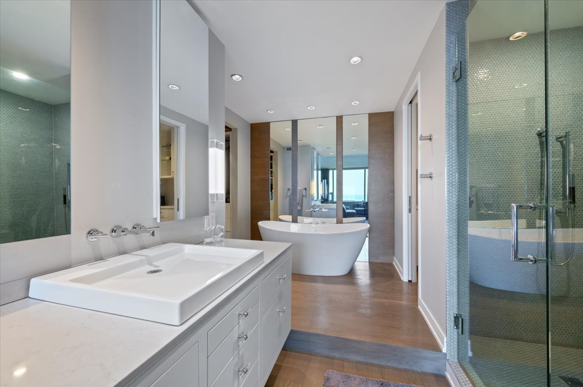 1000 N Lake Shore Plaza #12B, Chicago, IL 60611