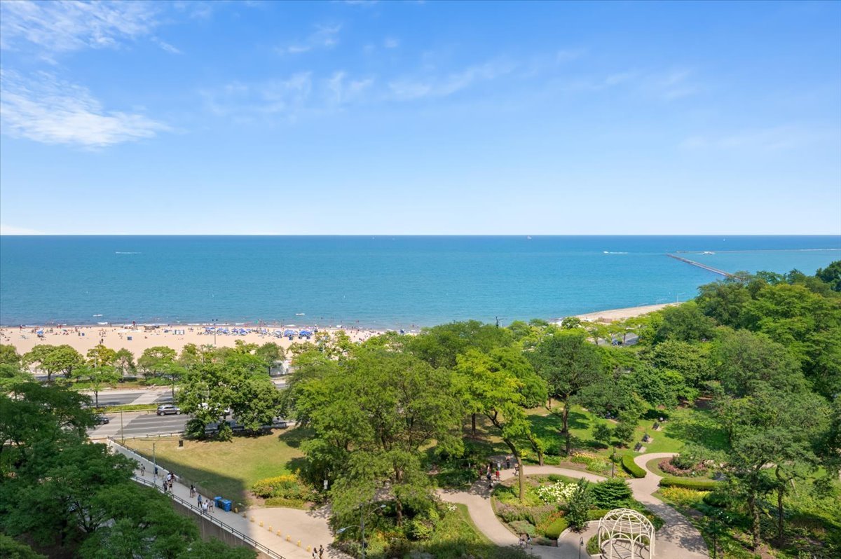 1000 N Lake Shore Plaza #12B, Chicago, IL 60611