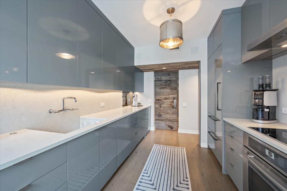 1000 N Lake Shore Plaza #12B, Chicago, IL 60611