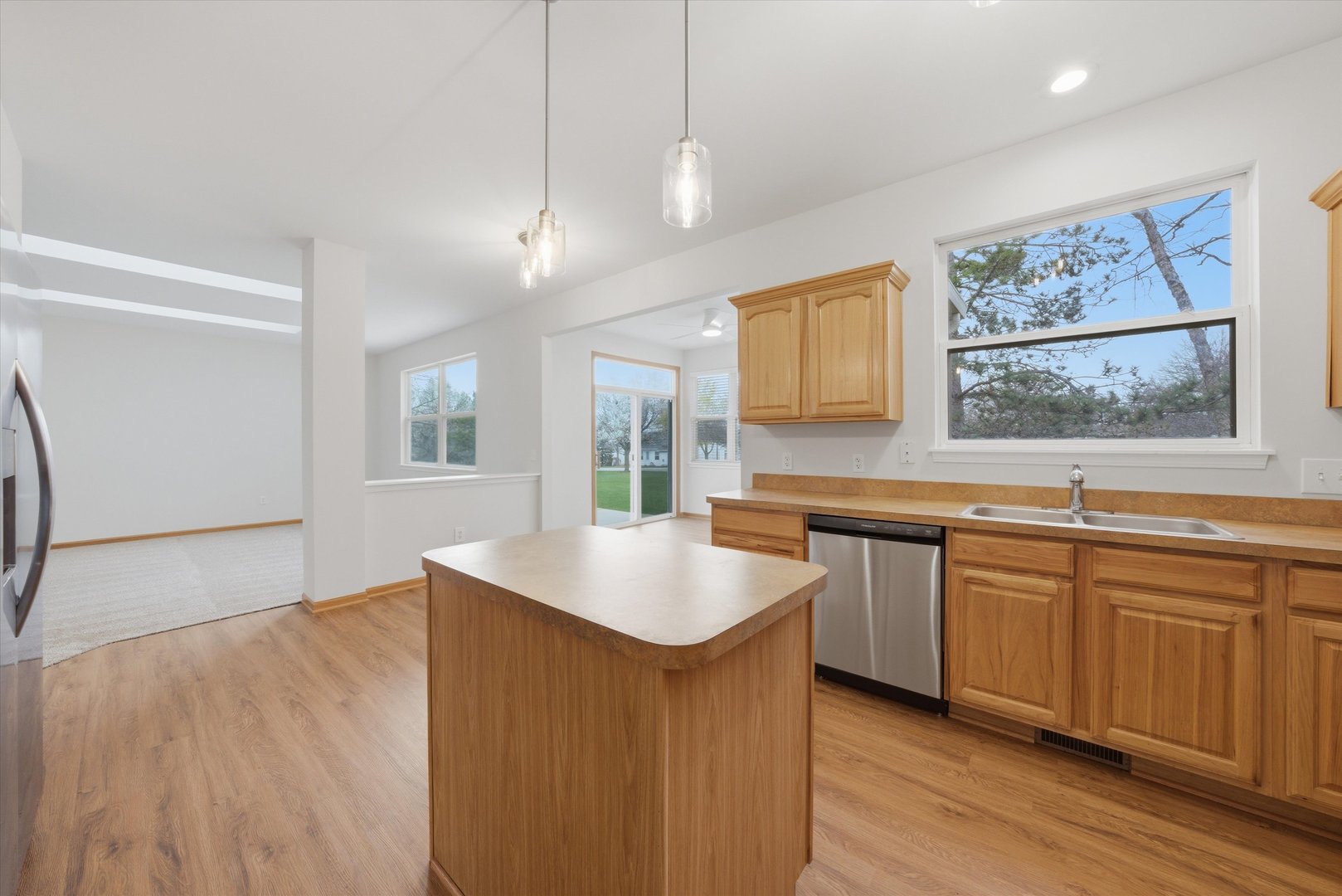 646 S Cadillac Circle, Romeoville, IL 60446