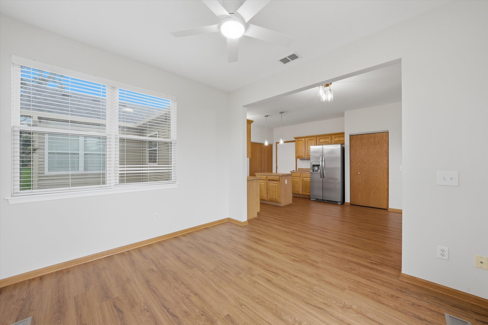 646 S Cadillac Circle, Romeoville, IL 60446