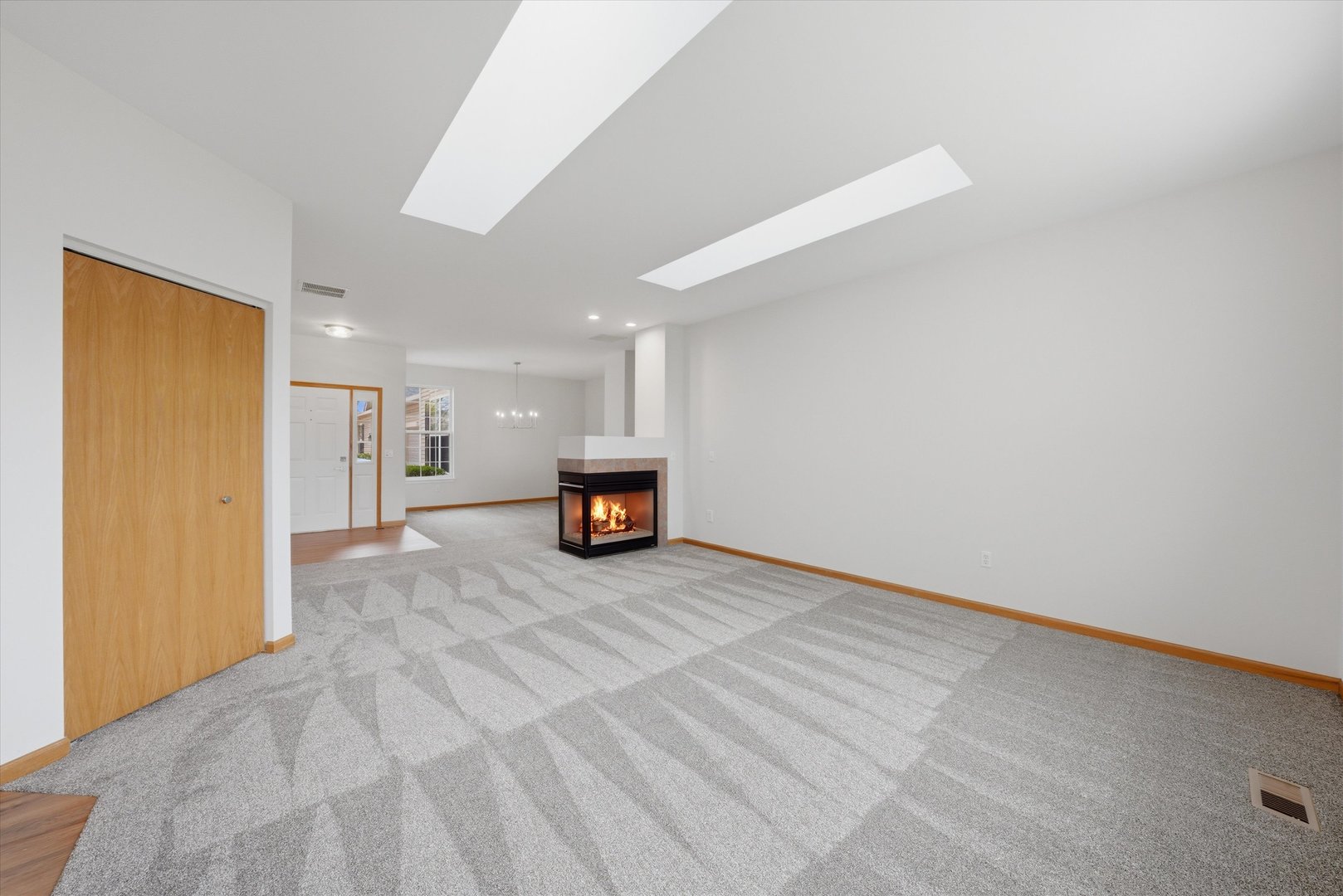 646 S Cadillac Circle, Romeoville, IL 60446