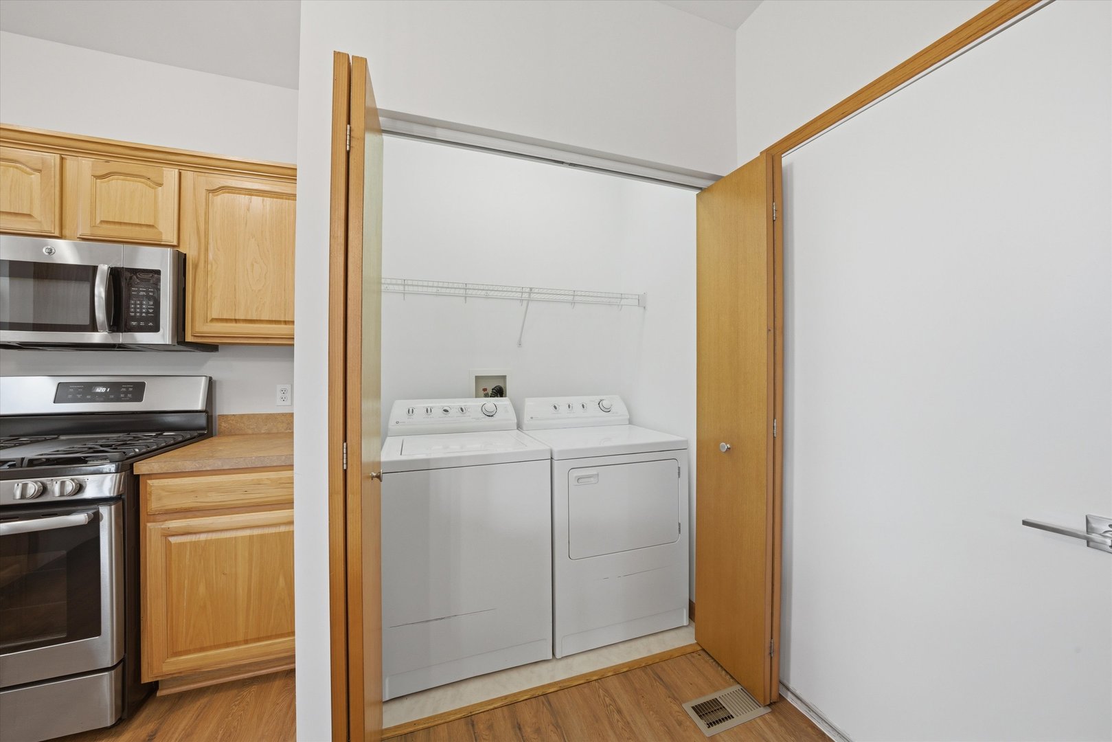 646 S Cadillac Circle, Romeoville, IL 60446