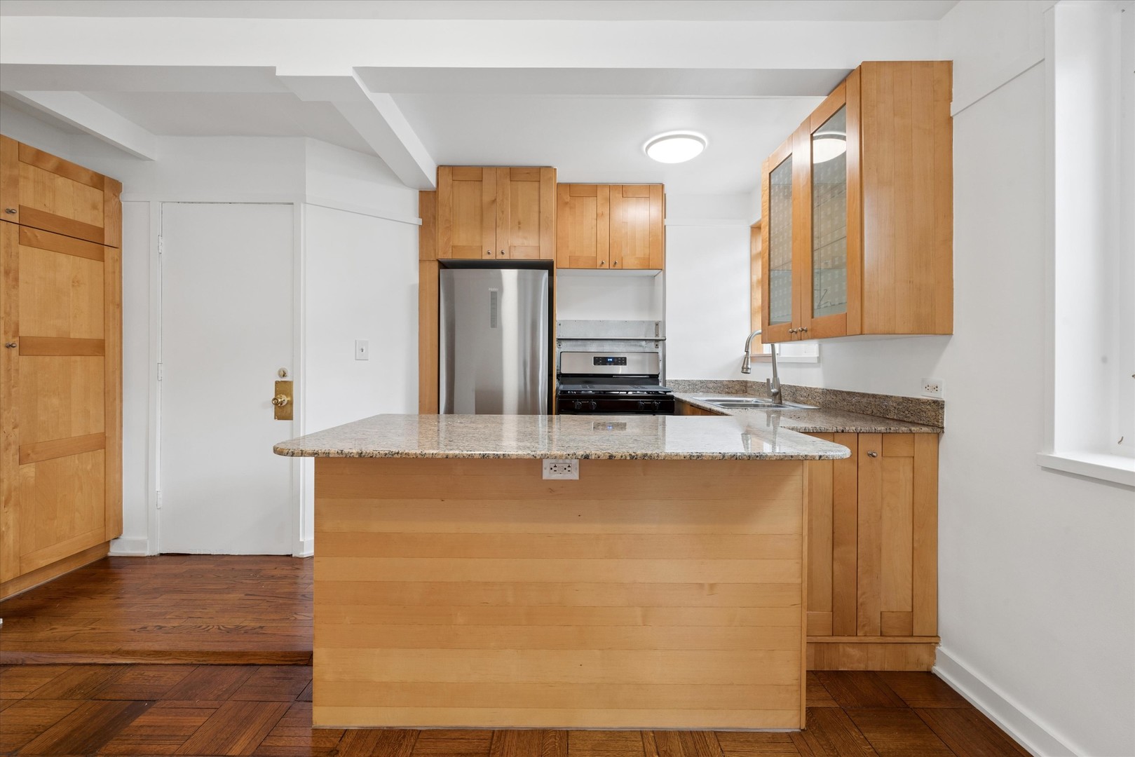 7208 OAK Avenue #2SE, River Forest, IL 60305