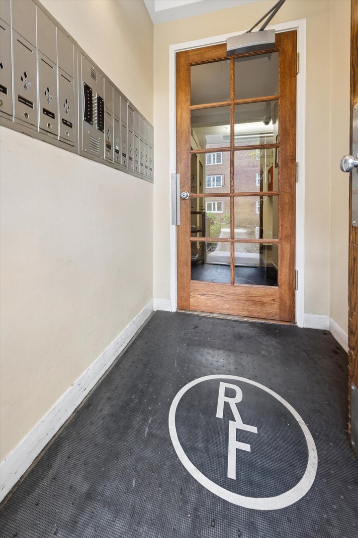 7208 OAK Avenue #2SE, River Forest, IL 60305