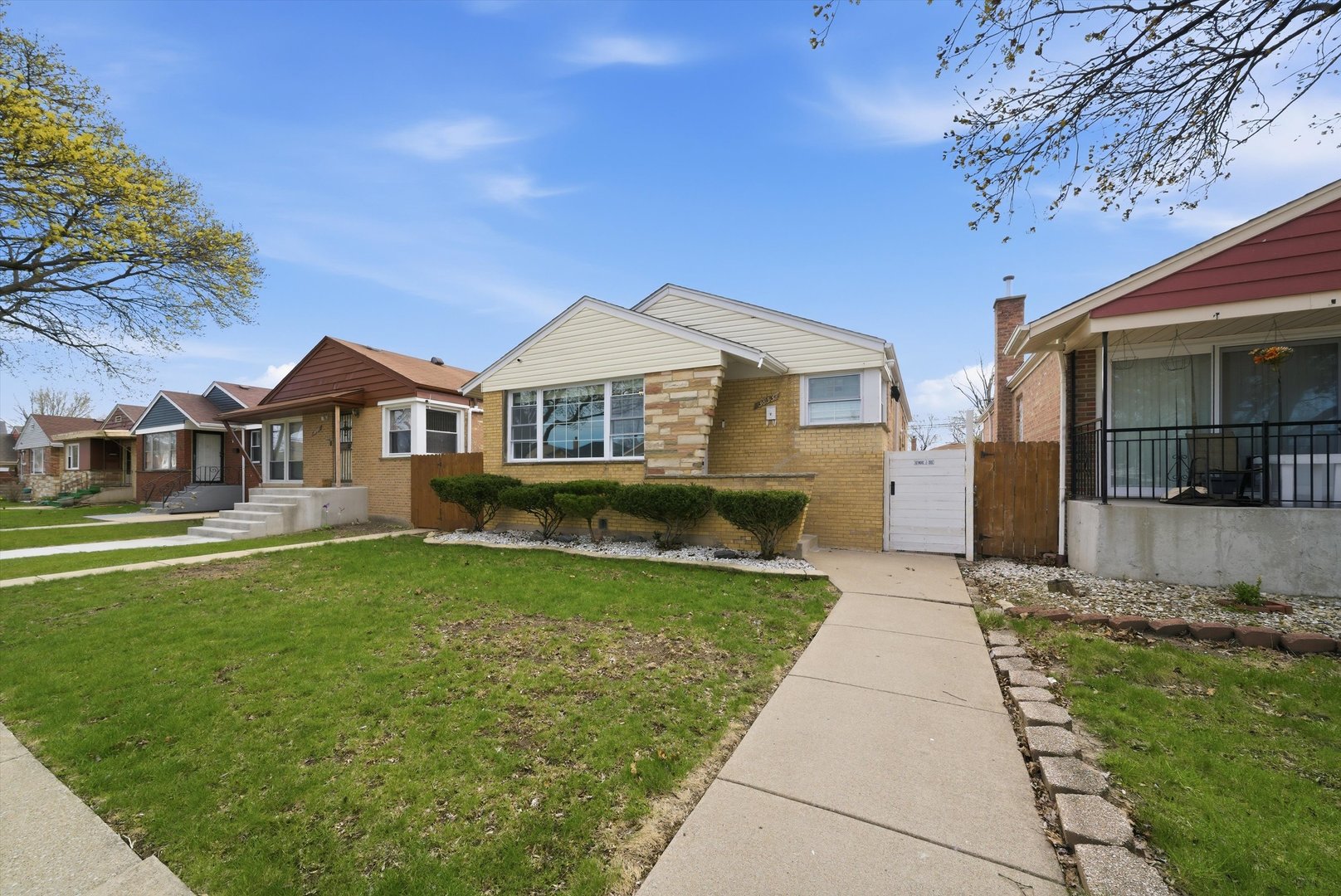 3853 W 83rd Place, Chicago, IL 60652