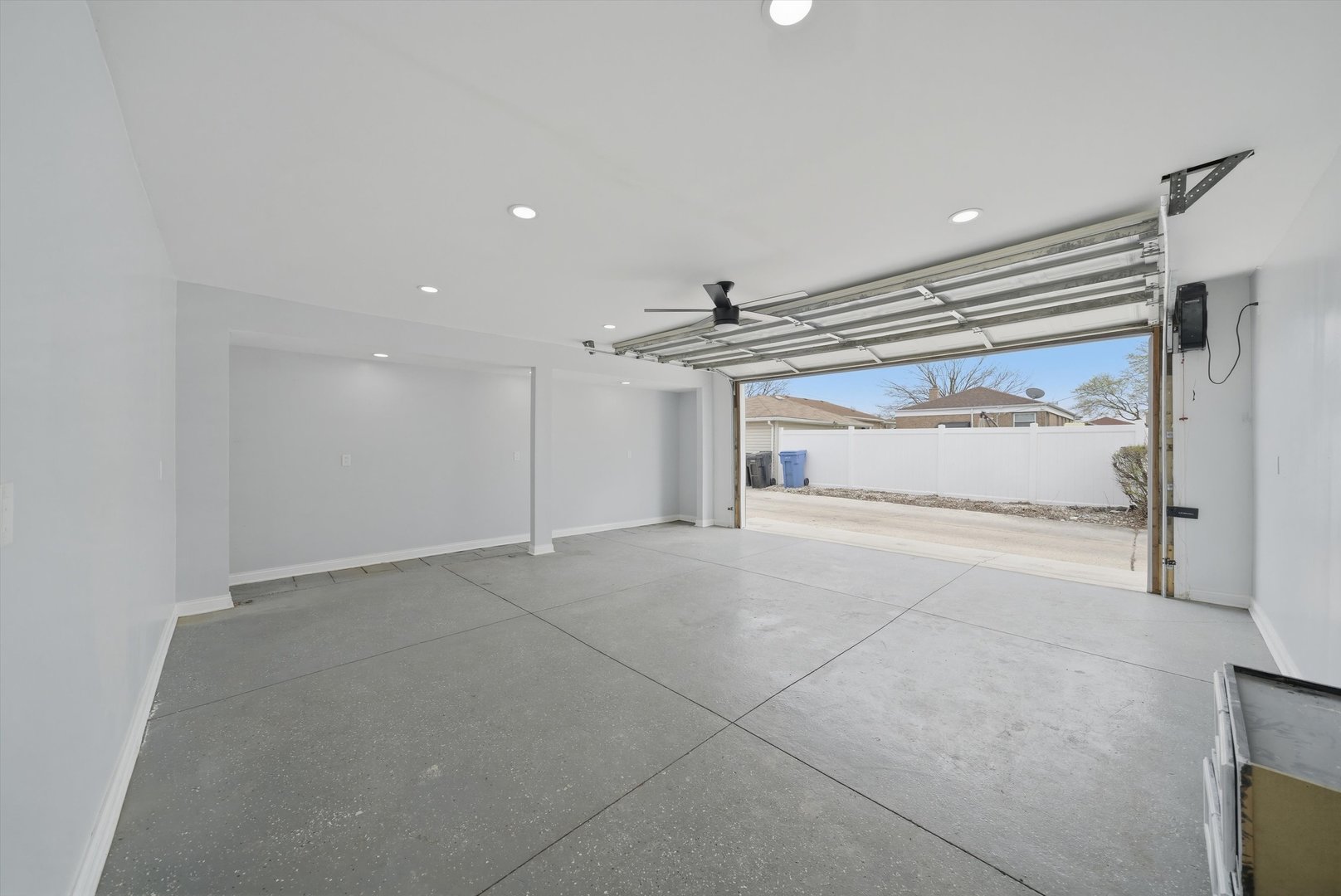 3853 W 83rd Place, Chicago, IL 60652