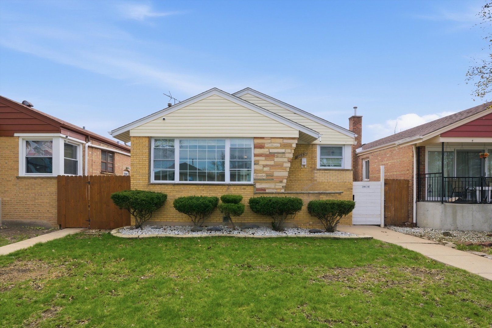 3853 W 83rd Place, Chicago, IL 60652