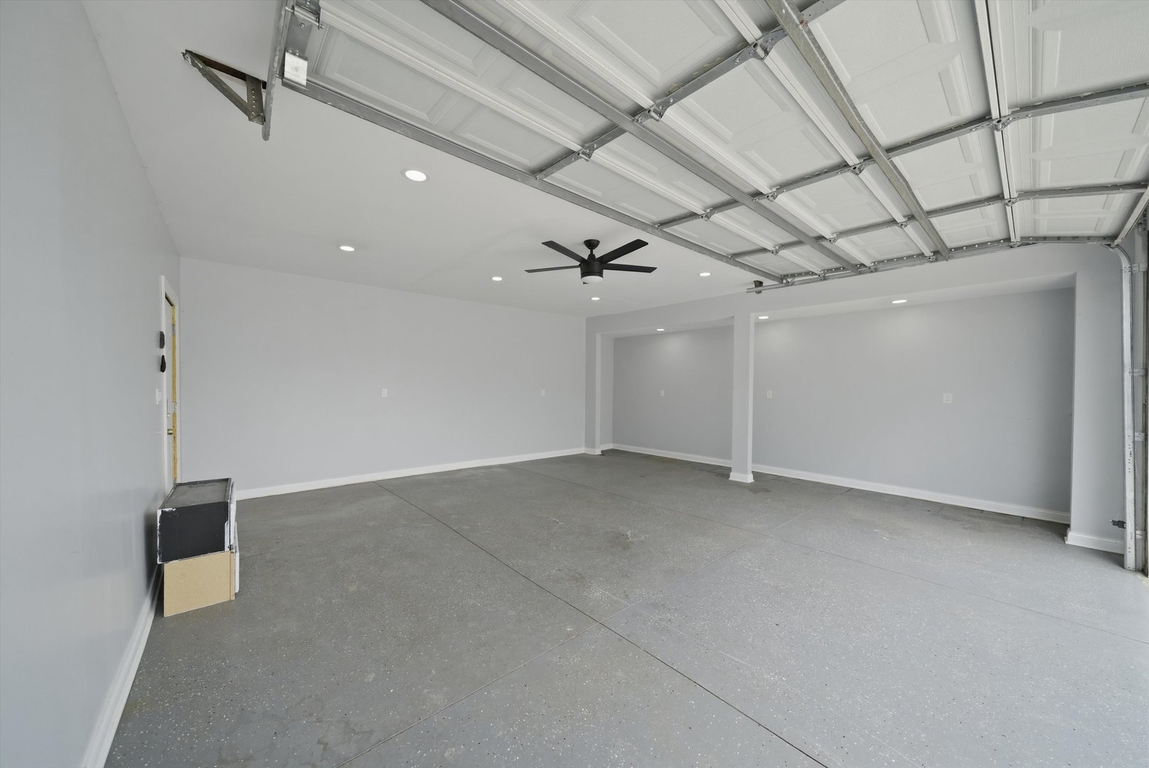 3853 W 83rd Place, Chicago, IL 60652