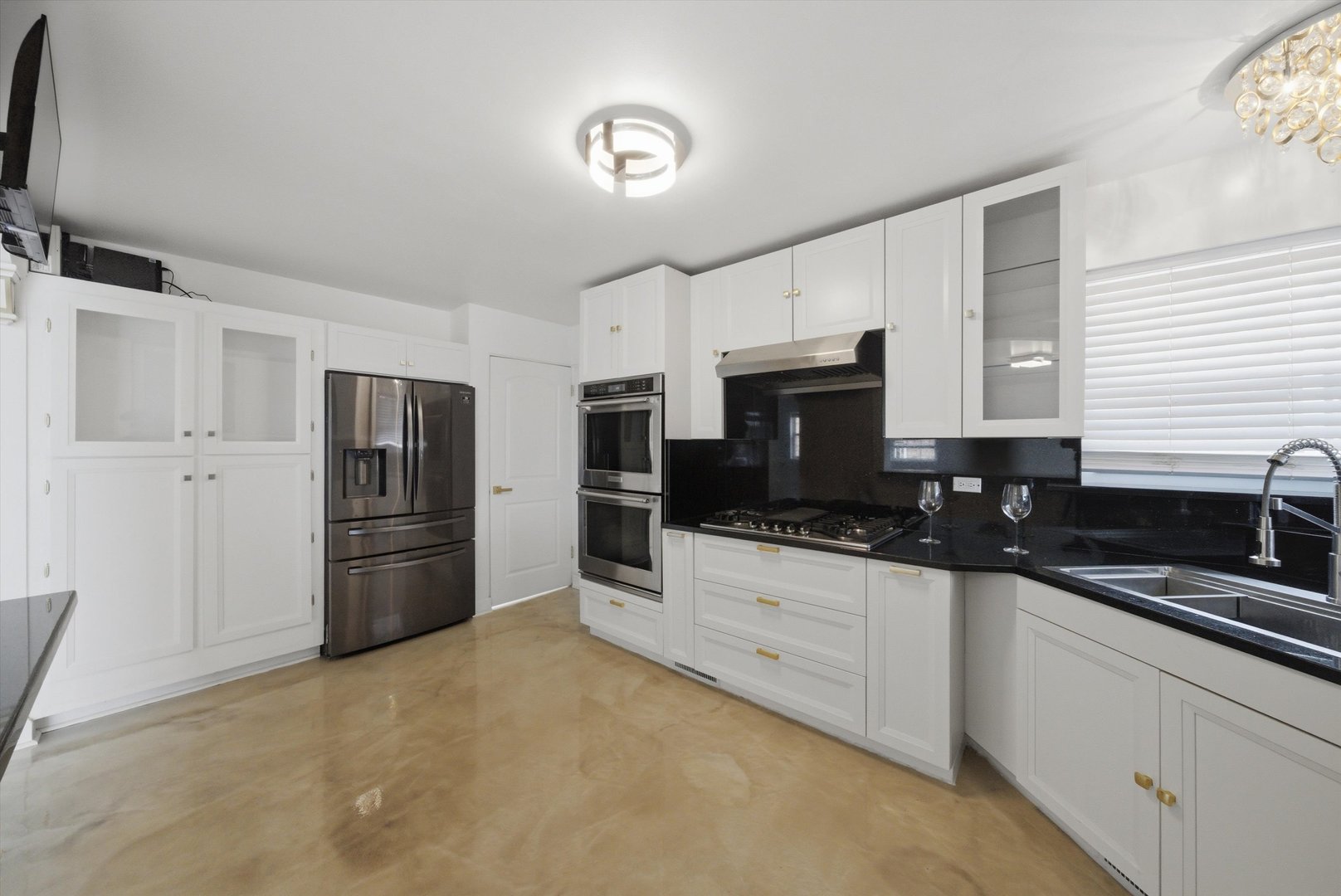 3853 W 83rd Place, Chicago, IL 60652