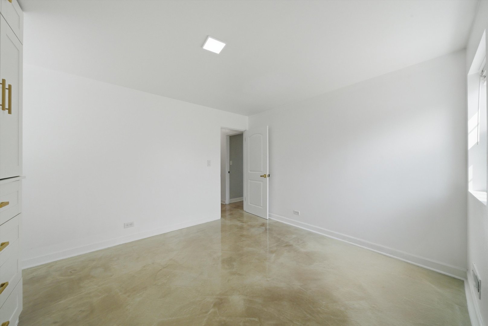 3853 W 83rd Place, Chicago, IL 60652