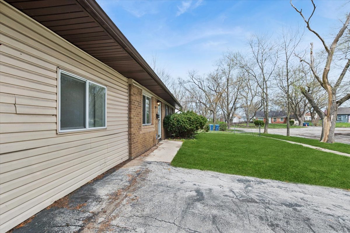 2117 217th Street, Sauk Village, IL 60411