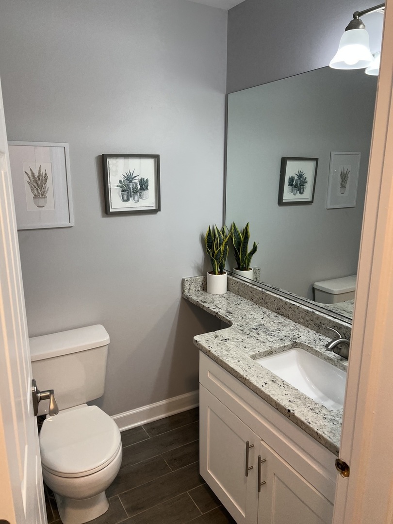 2004 N SILVER LAKE Road, Arlington Heights, IL 60004