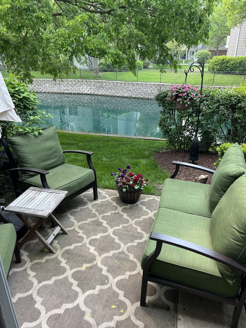 2004 N SILVER LAKE Road, Arlington Heights, IL 60004