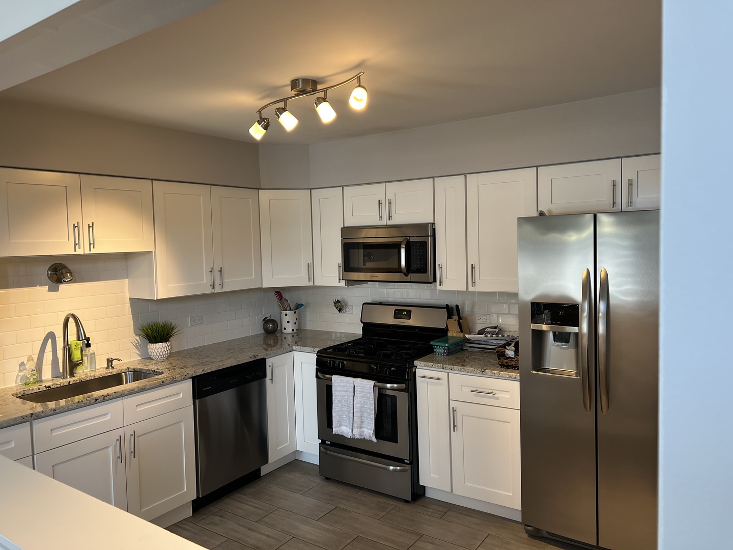 2004 N SILVER LAKE Road, Arlington Heights, IL 60004