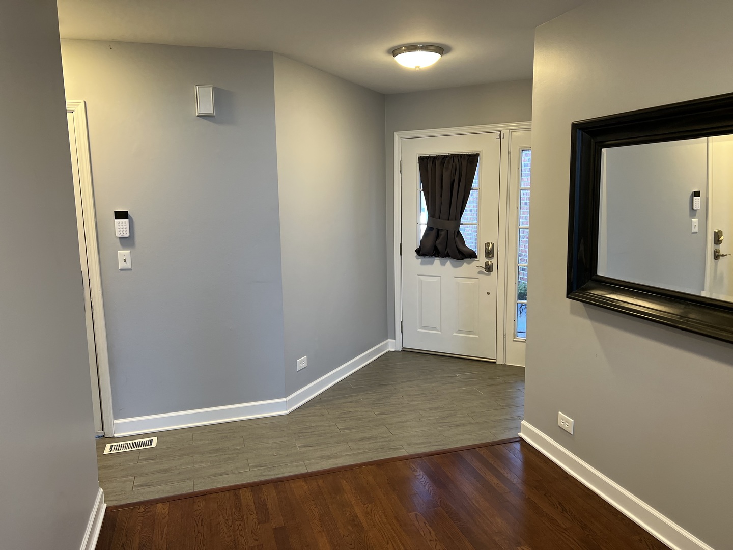 2004 N SILVER LAKE Road, Arlington Heights, IL 60004