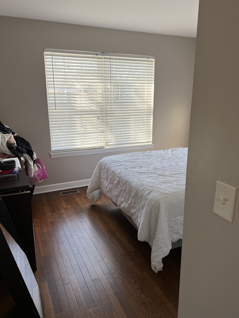 2004 N SILVER LAKE Road, Arlington Heights, IL 60004