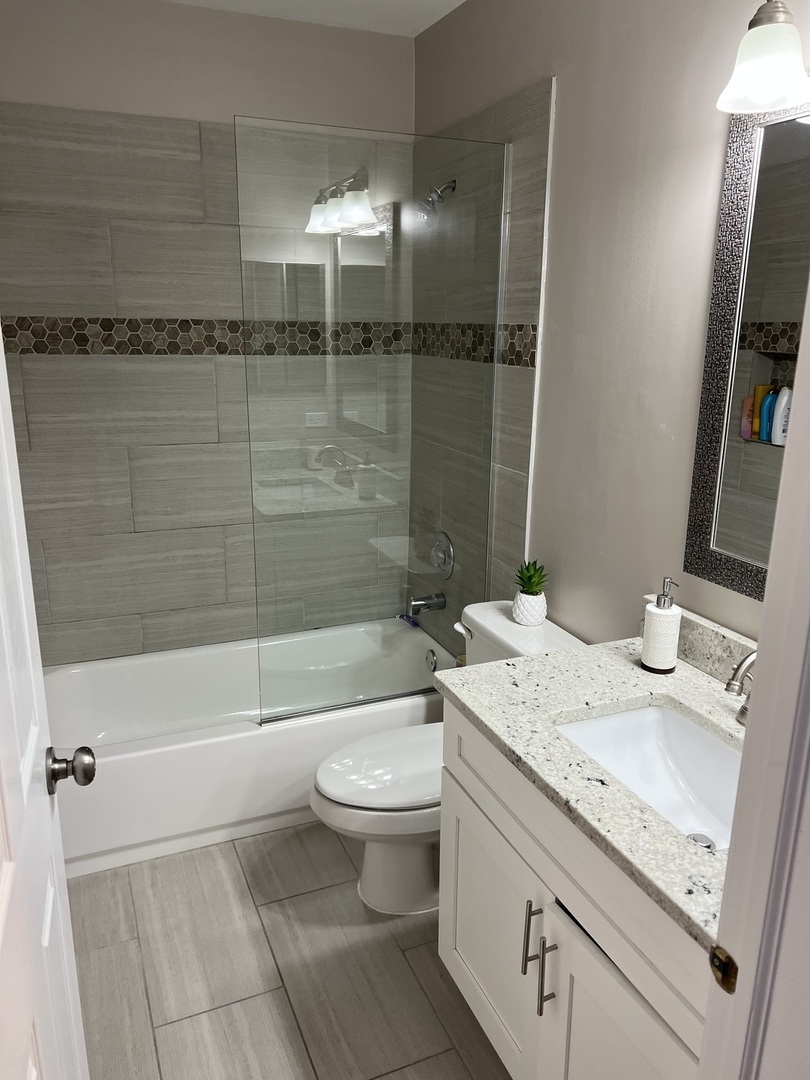 2004 N SILVER LAKE Road, Arlington Heights, IL 60004