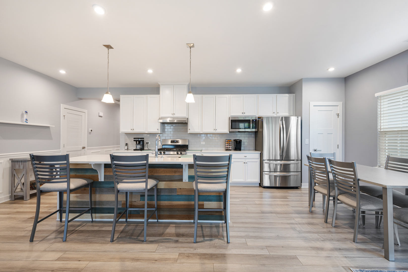 3650 Reddington Circle, Elgin, IL 60124