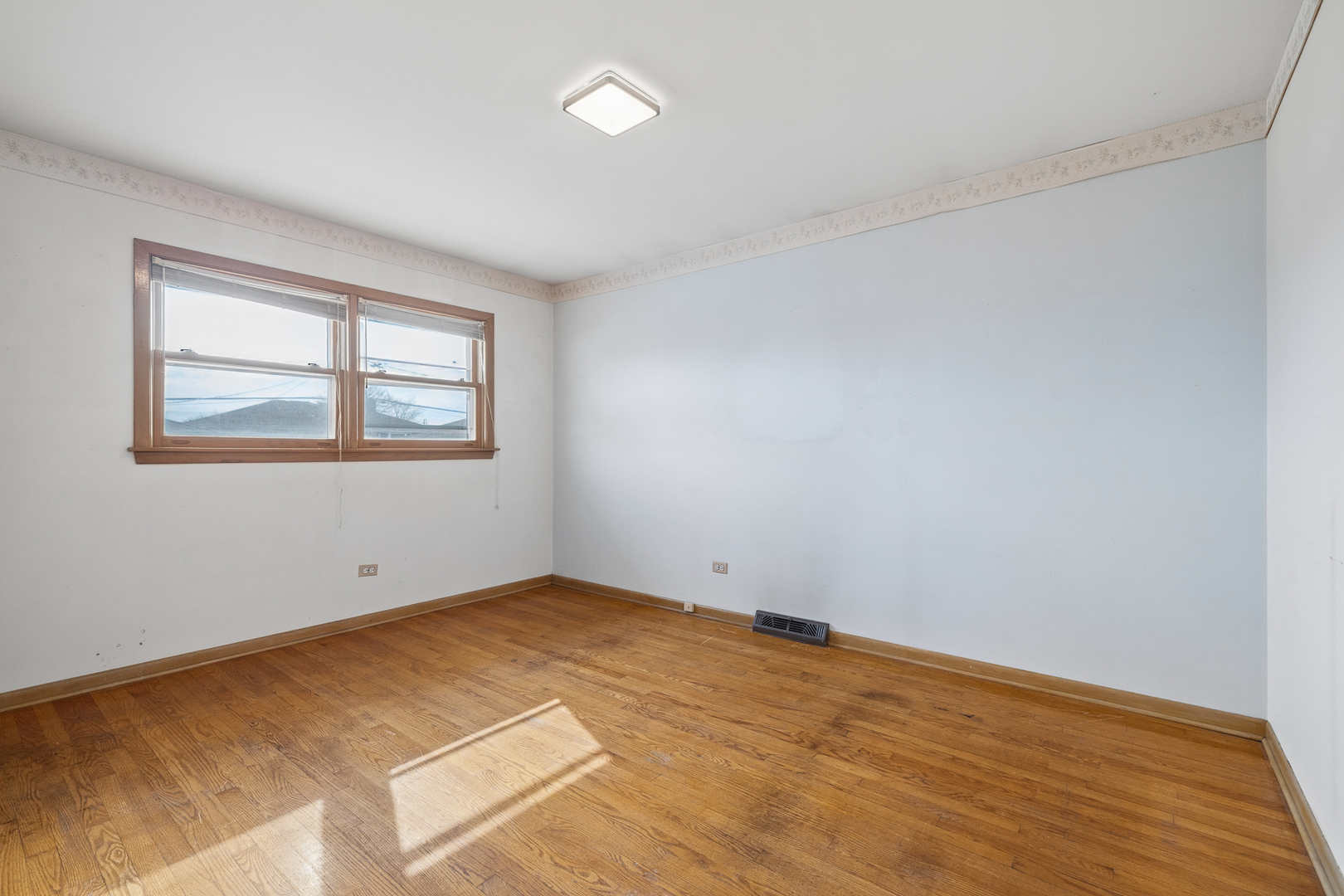 7737 Odell Avenue, Bridgeview, IL 60455