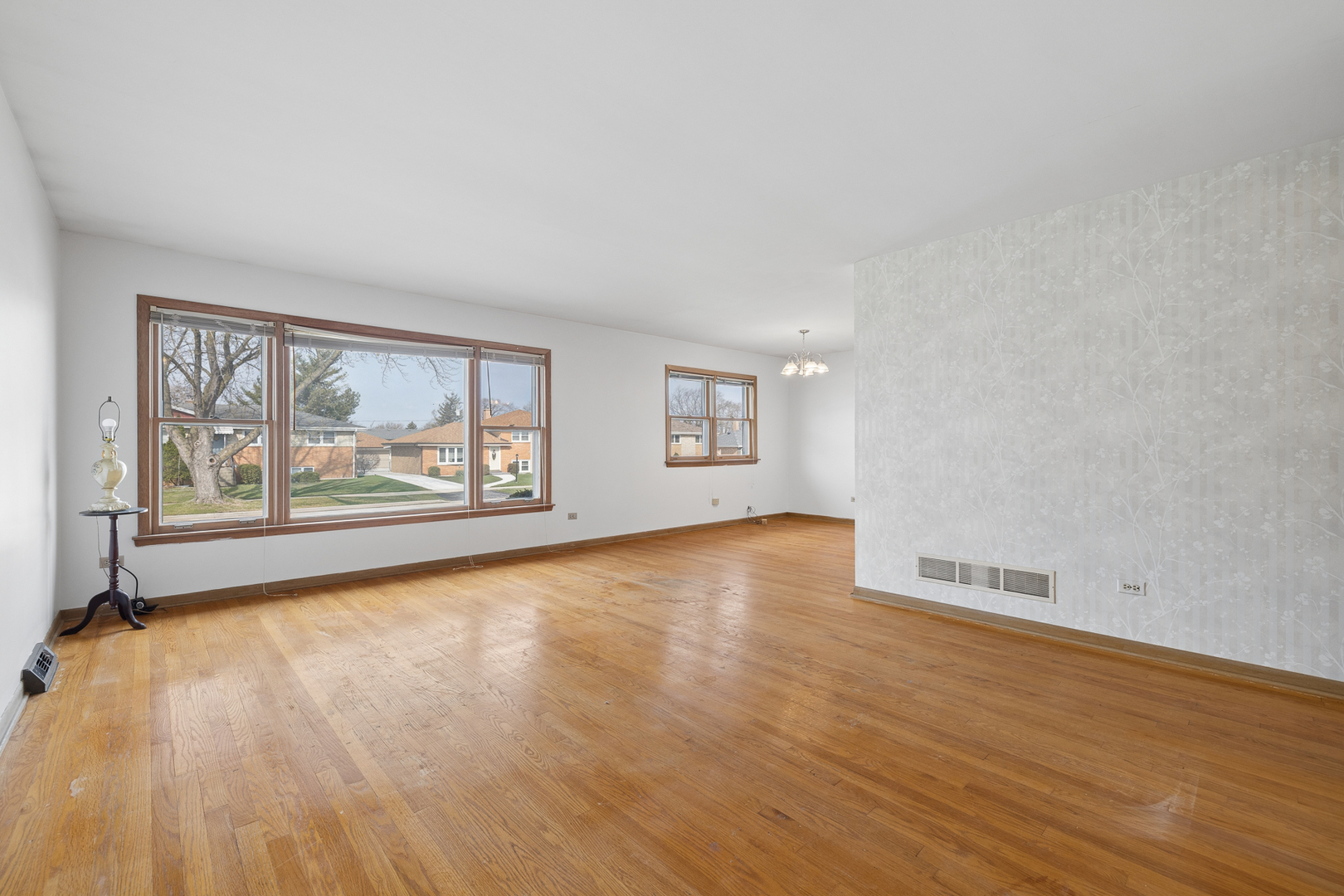 7737 Odell Avenue, Bridgeview, IL 60455