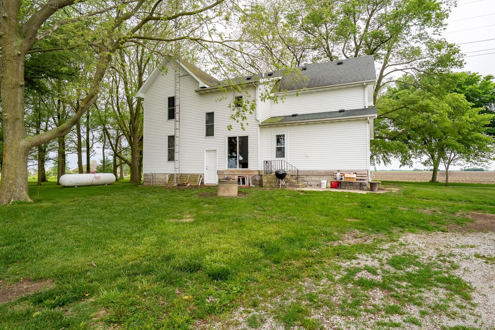 12610 N 1900 East Road, Fairbury, IL 61739