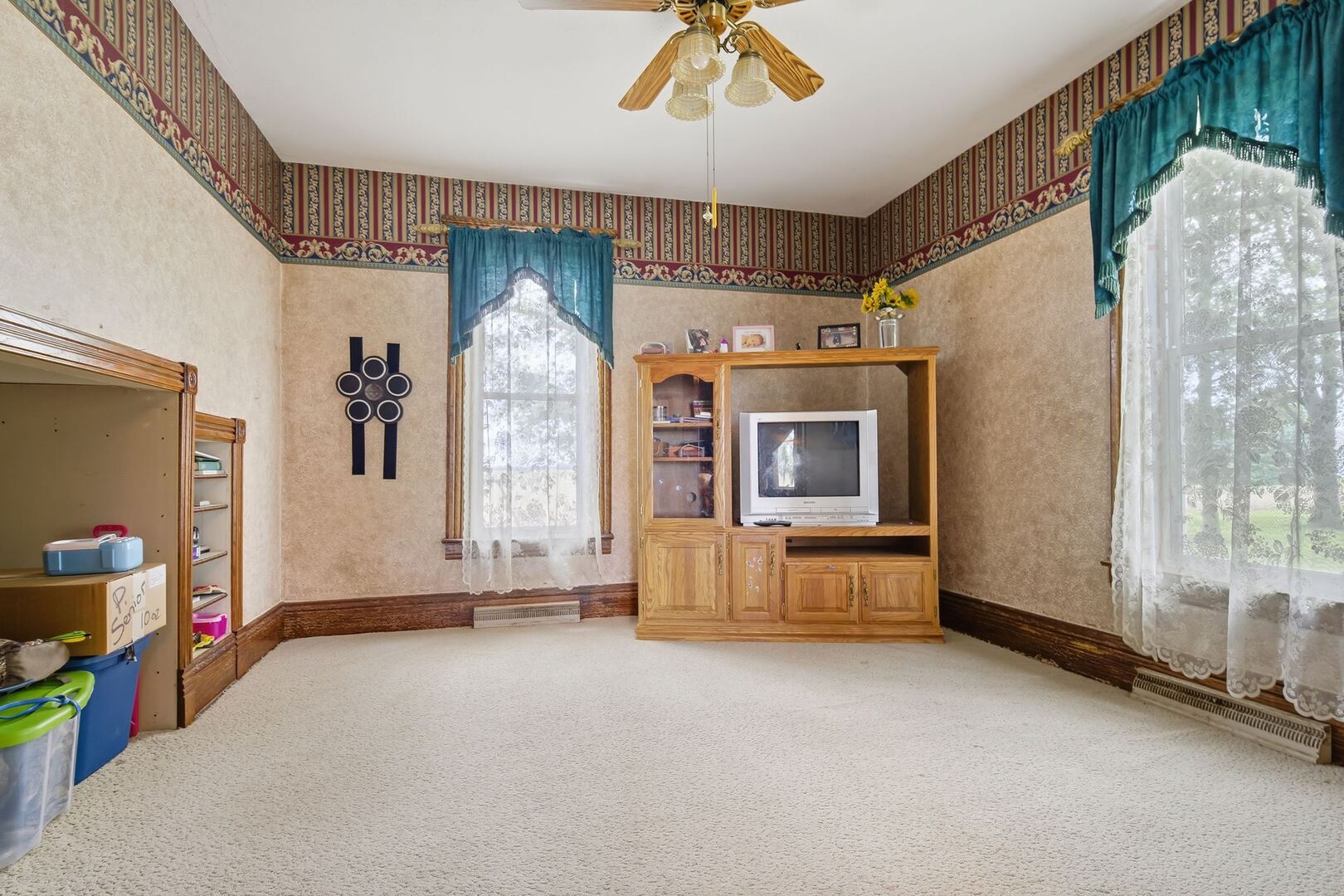 12610 N 1900 East Road, Fairbury, IL 61739