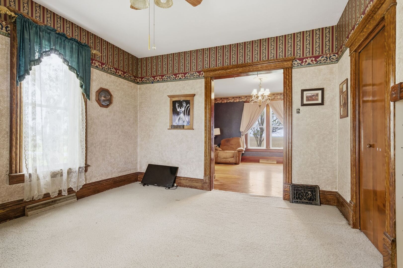 12610 N 1900 East Road, Fairbury, IL 61739