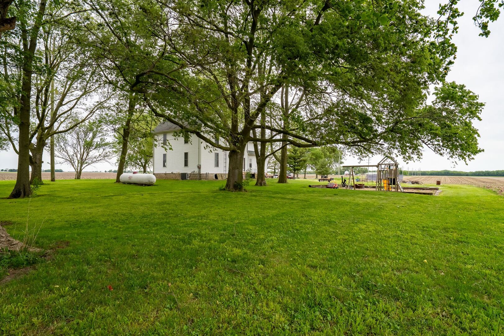 12610 N 1900 East Road, Fairbury, IL 61739