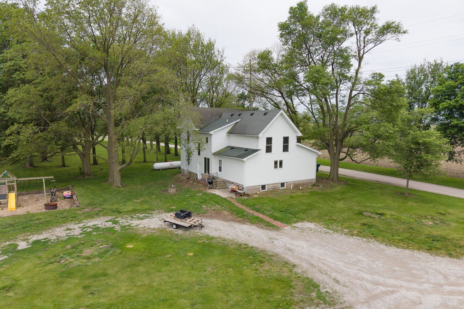 12610 N 1900 East Road, Fairbury, IL 61739