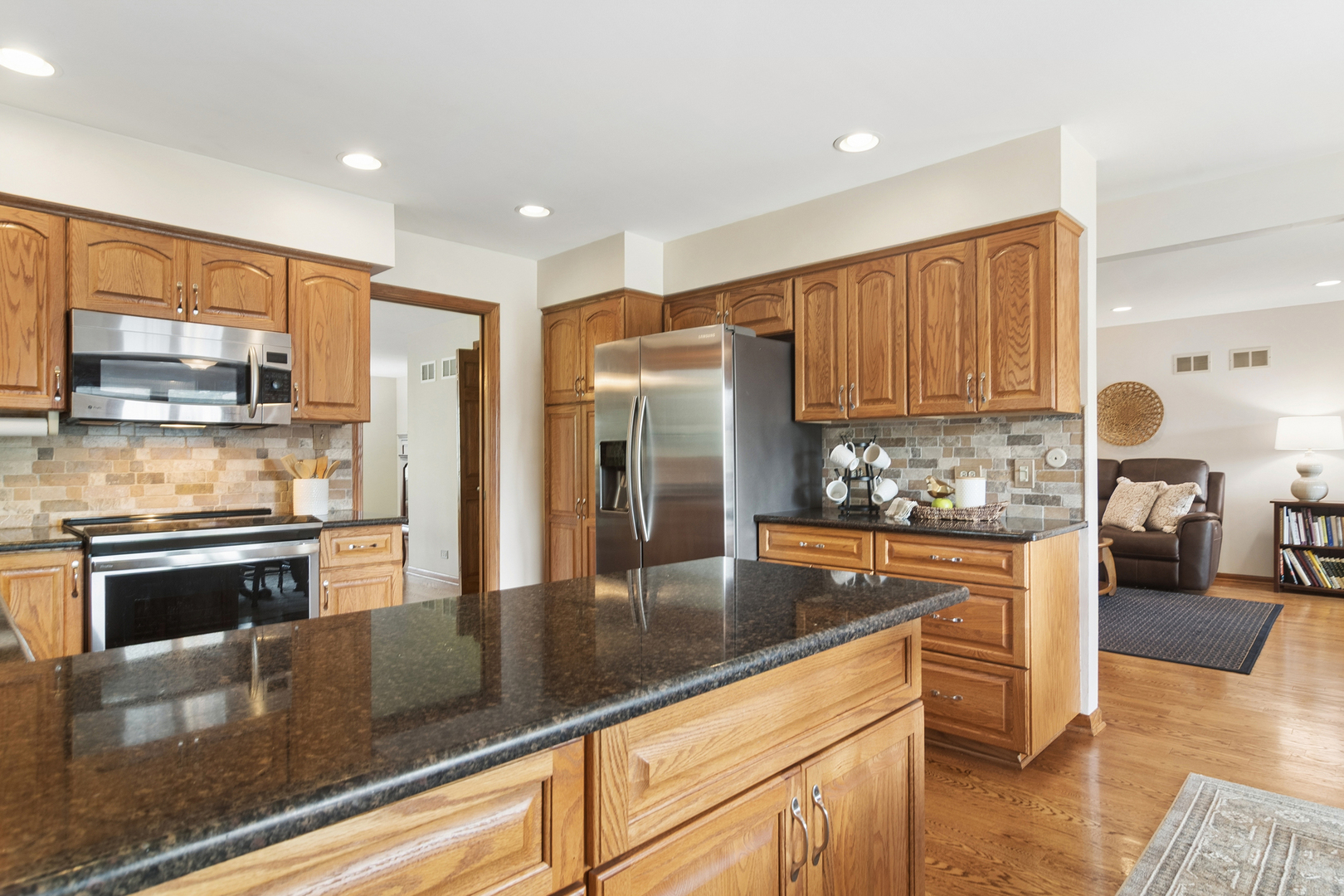 897 W Kelly Ann Drive, Palatine, IL 60067