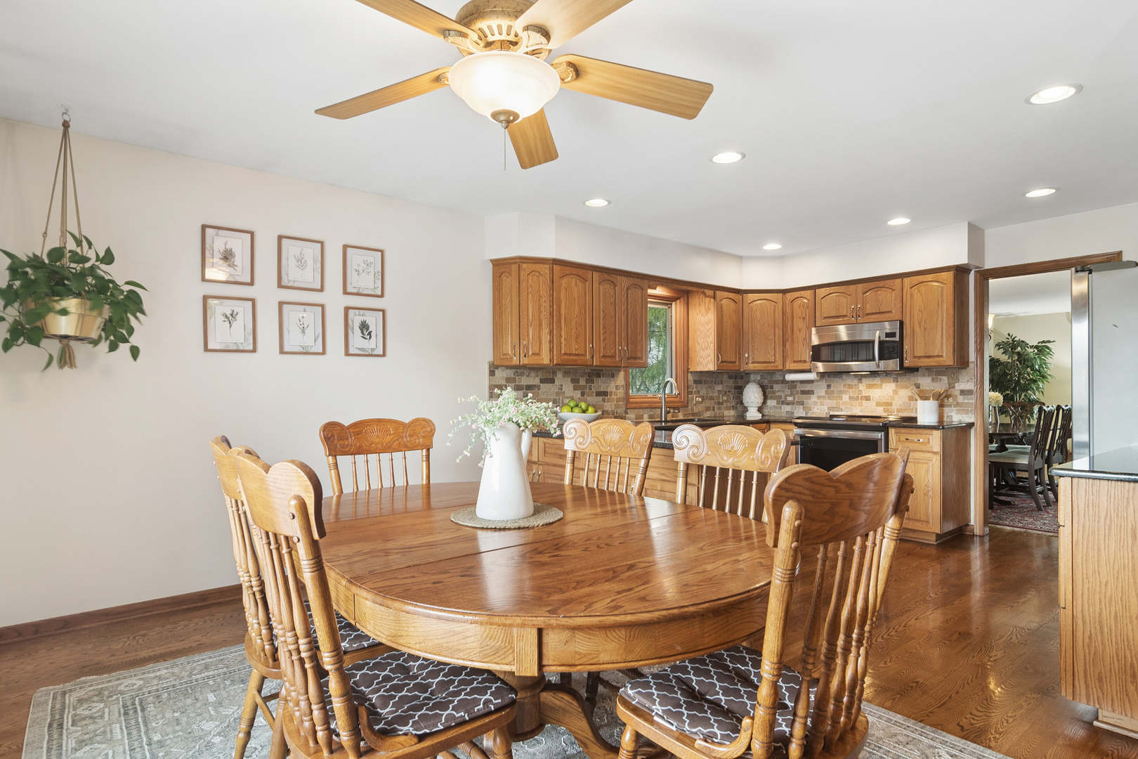 897 W Kelly Ann Drive, Palatine, IL 60067