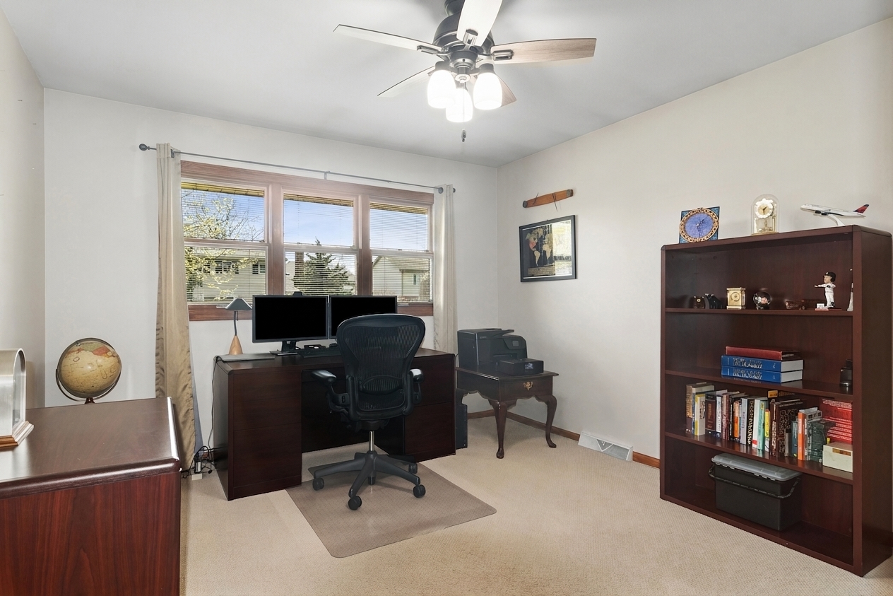 897 W Kelly Ann Drive, Palatine, IL 60067