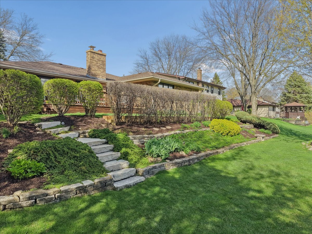 897 W Kelly Ann Drive, Palatine, IL 60067