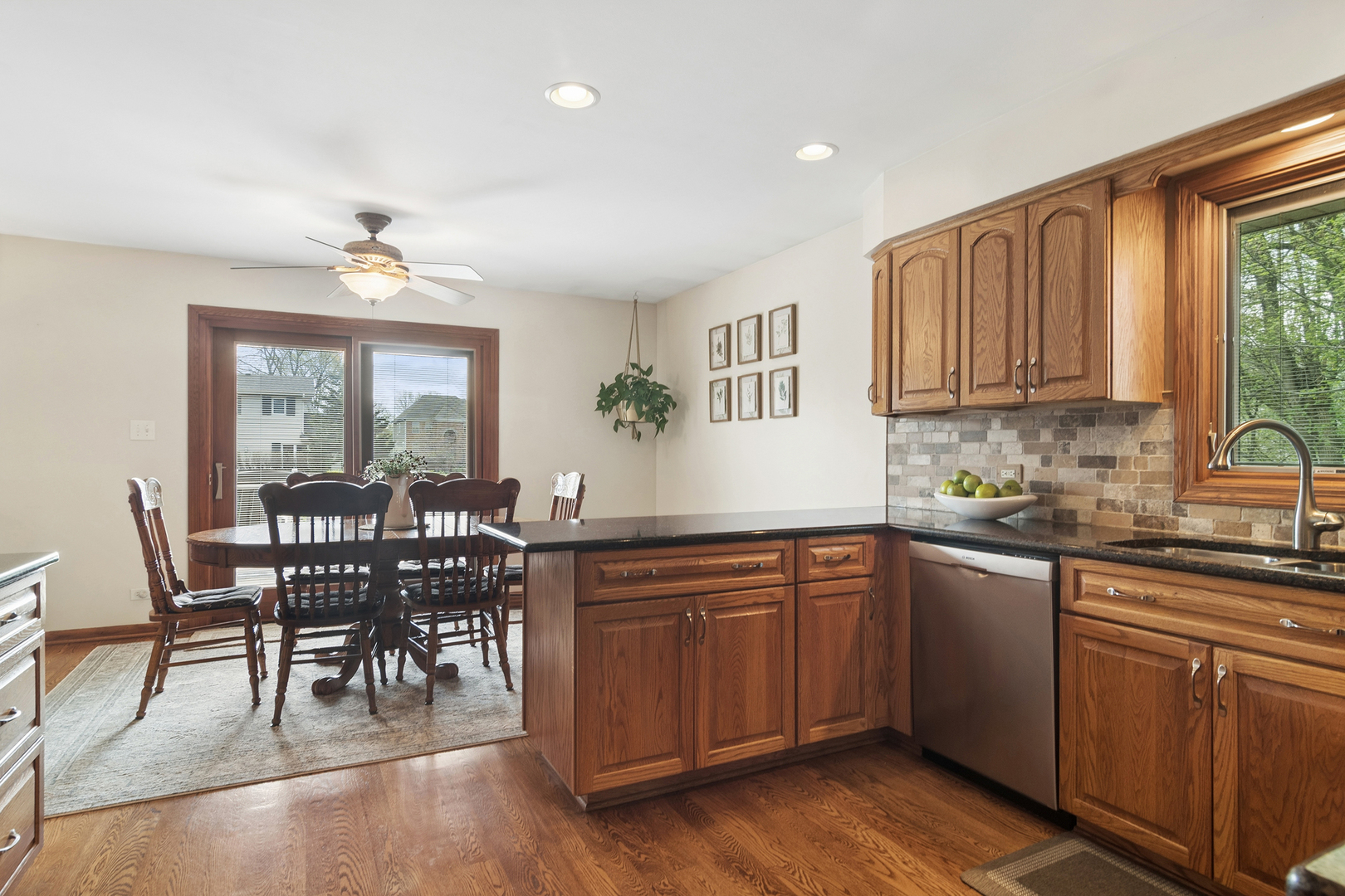 897 W Kelly Ann Drive, Palatine, IL 60067