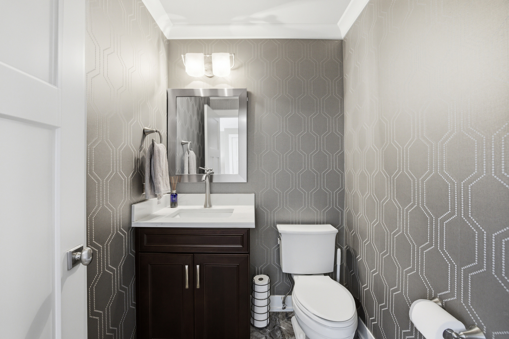 2105 Timber Lane, Wheaton, IL 60189