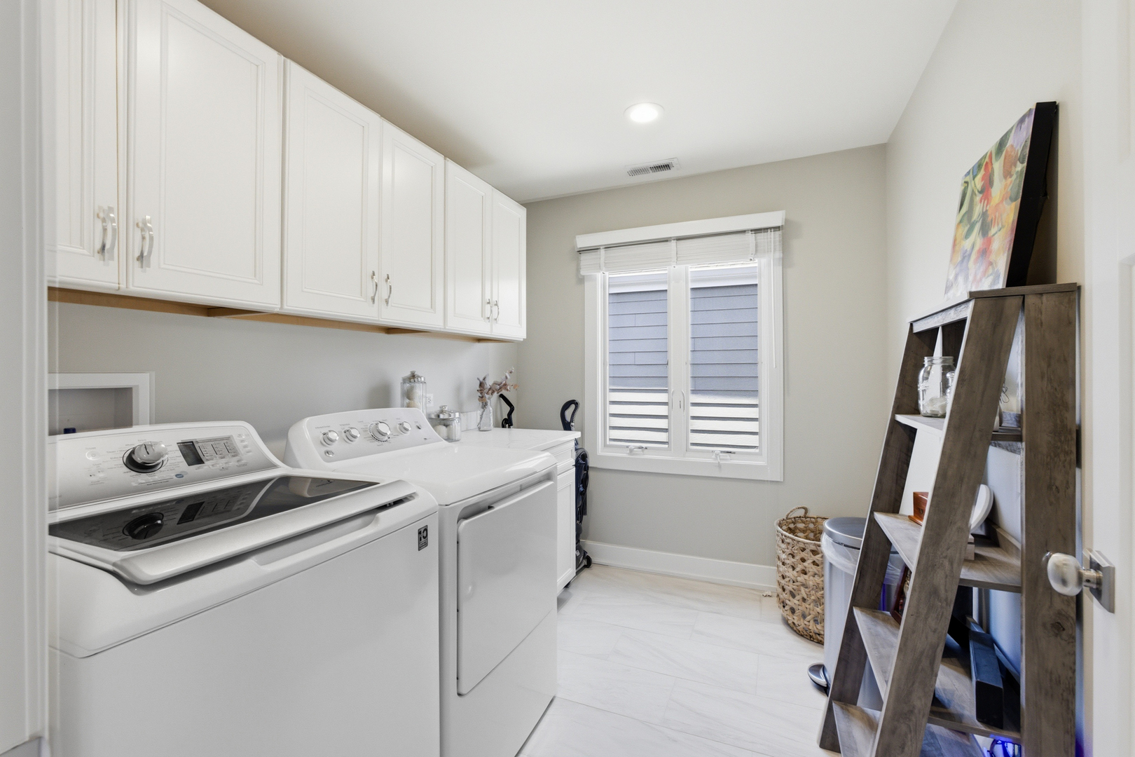 2105 Timber Lane, Wheaton, IL 60189