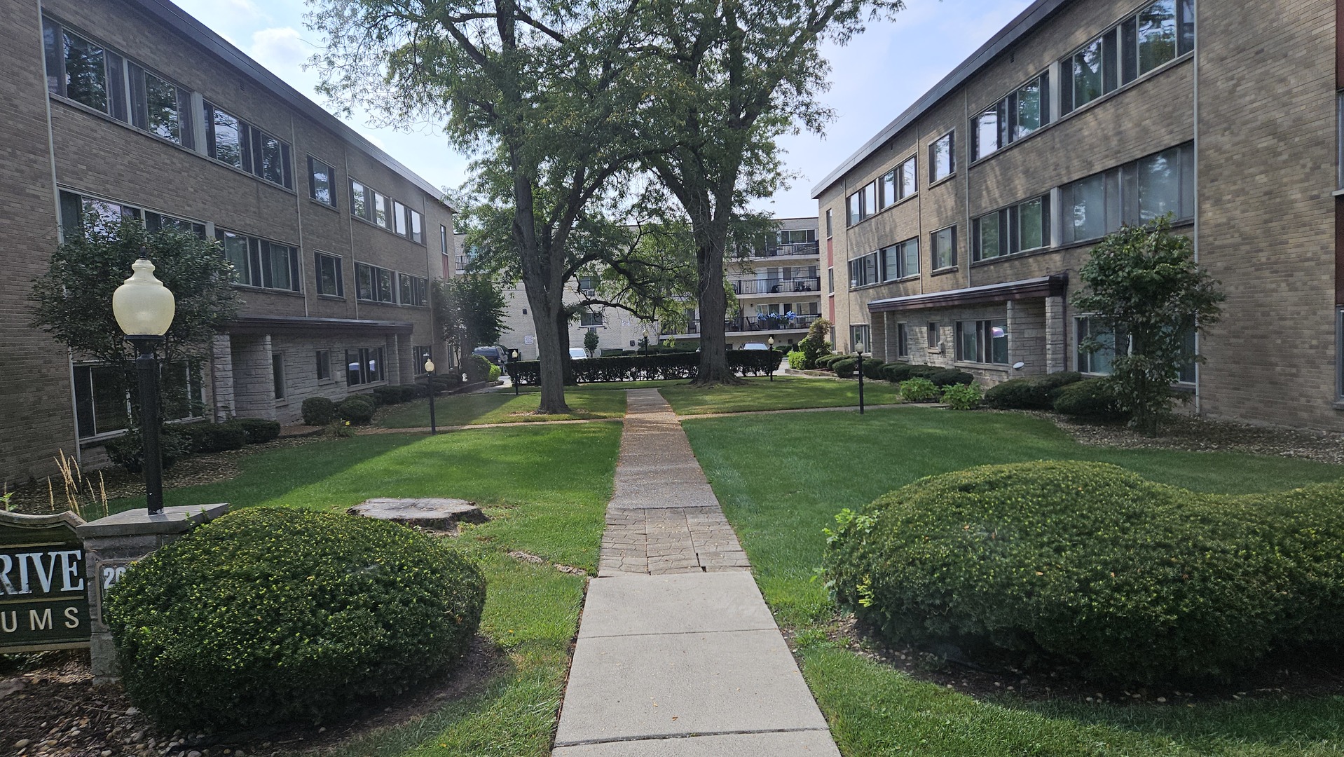 2640 Central Drive #1N, Flossmoor, IL 60422