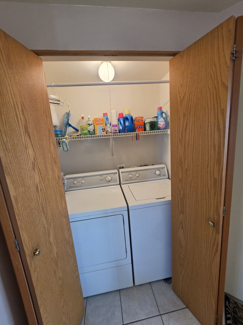 7902 NAGLE Avenue #2S, Burbank, IL 60459