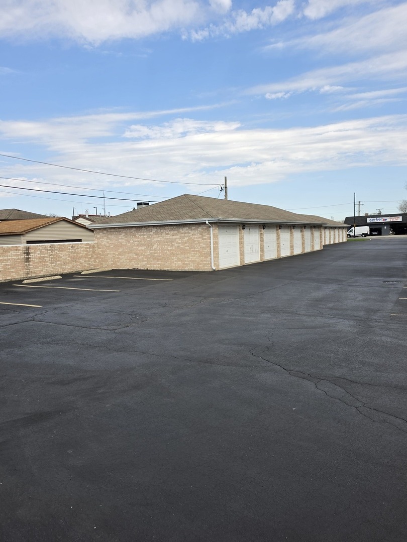 7902 NAGLE Avenue #2S, Burbank, IL 60459