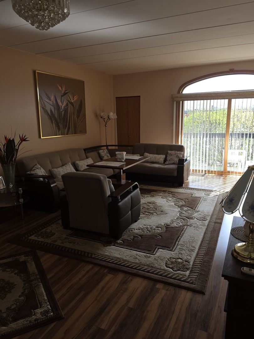 7902 NAGLE Avenue #2S, Burbank, IL 60459