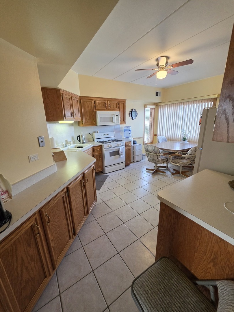 7902 NAGLE Avenue #2S, Burbank, IL 60459