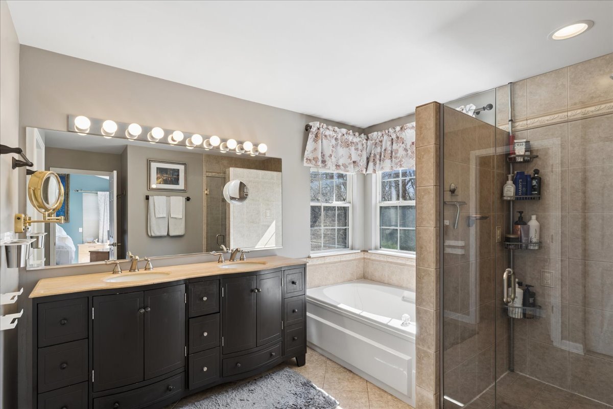 29676 N Environ Circle, Lake Bluff, IL 60044