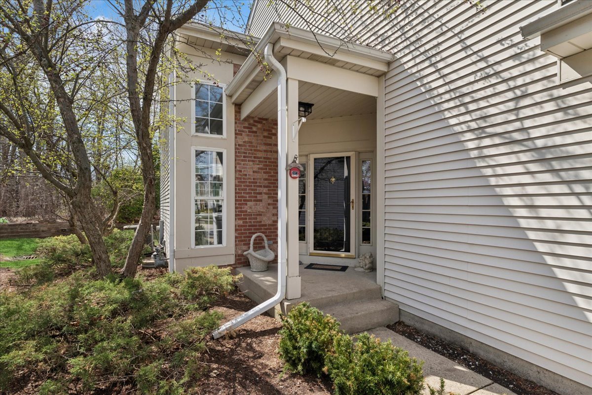 29676 N Environ Circle, Lake Bluff, IL 60044