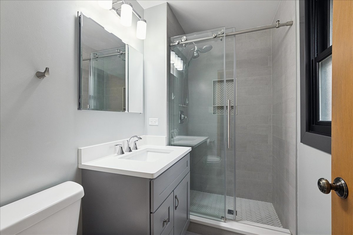 7440 W Manitoba Drive, Palos Heights, IL 60463